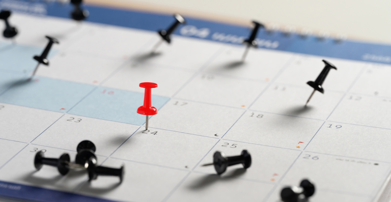 mês terá dois feriados nacionais com chance de emenda