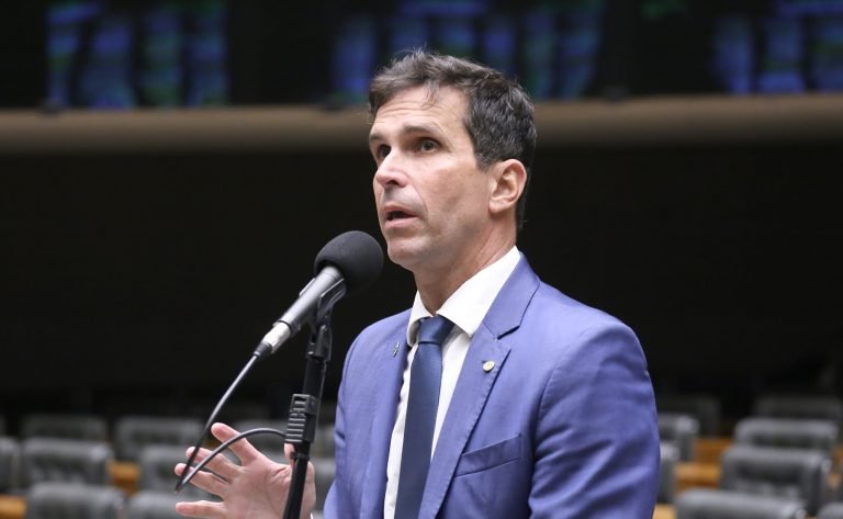 Comissão debate primeiro contrato com jovens atletas; participe – Notícias