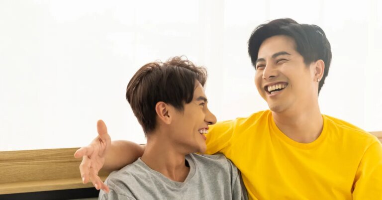 Aconselhamento sobre drogas para homens de minorias sexuais em relacionamentos