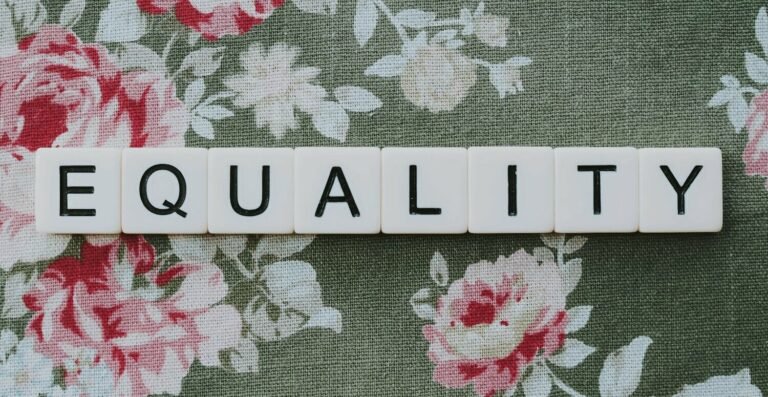 mais igualdade e inteligência coletiva