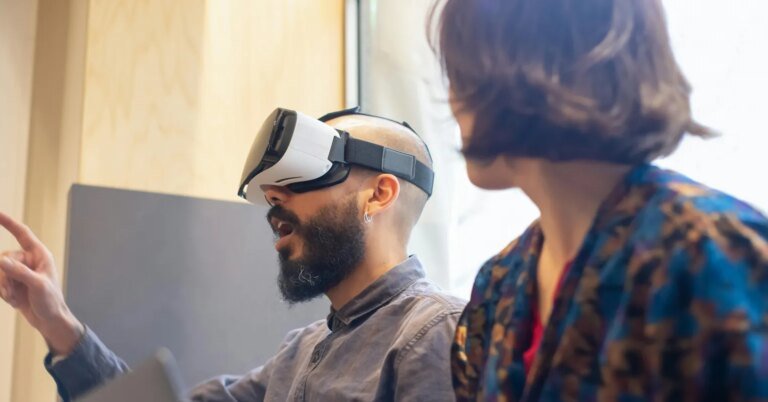 Divisões da realidade: vendo mundos diferentes em realidade mista