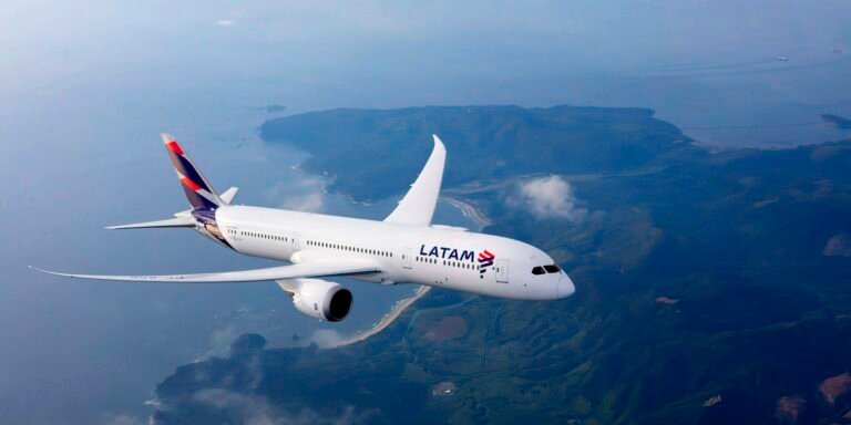LATAM recebe as primeiras aeronaves compradas da Embraer