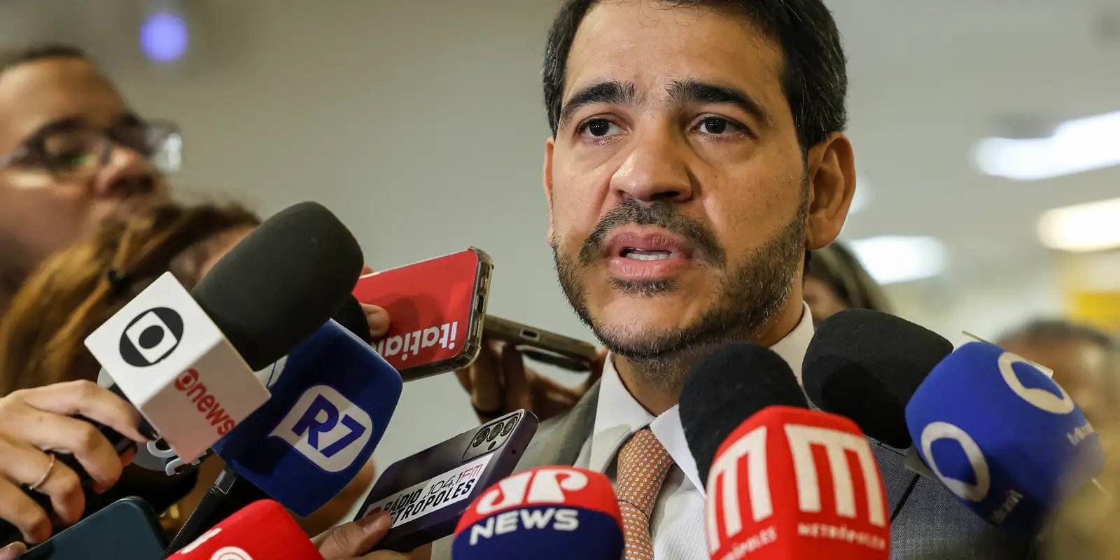 CCJ do Senado sabatina Jorge Messias para vaga no STF