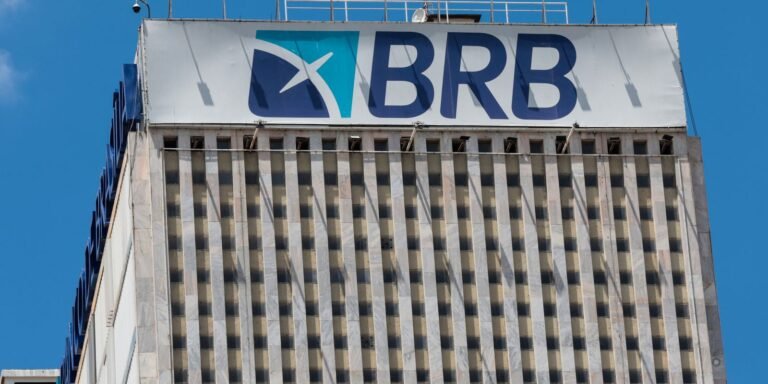 CLDF aprova convocação obrigatória do presidente do Banco de Brasília