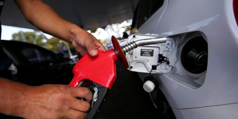 Combustíveis: fiscalização checou 10 mil postos e 428 distribuidoras