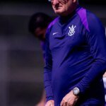 Corinthians demite Dorival Jr. e contrata Diniz para comando do Timão