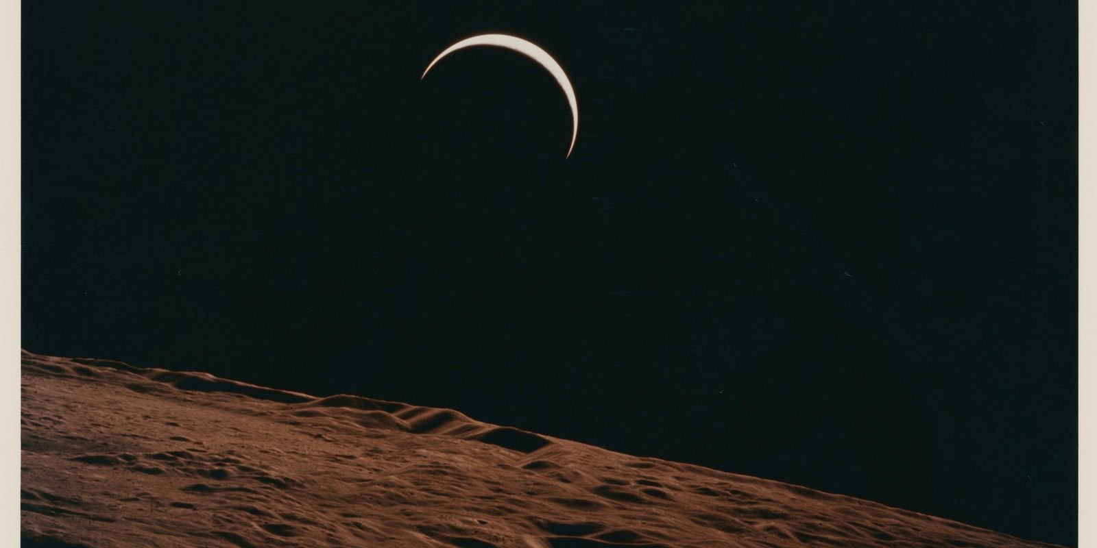 Astronautas da Artemis II iniciam retorno à Terra