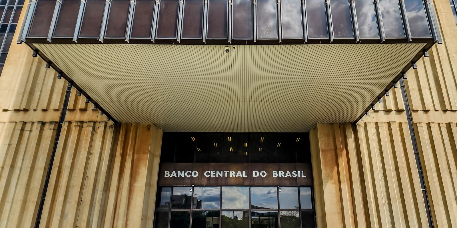 Contas externas do Brasil registram déficit de US$ 6 bilhões em março