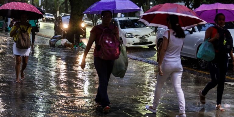 Chuvas: quase mil cidades do NO e NE estão sob aviso laranja de perigo