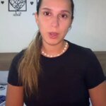 Argentina acusada de injúria racial retorna ao país de origem