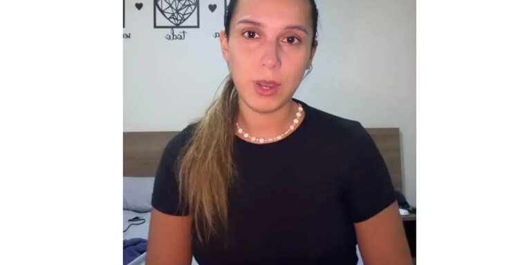 Argentina acusada de injúria racial retorna ao país de origem