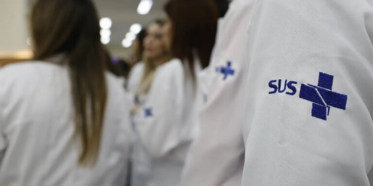 Agora Tem Especialistas receberá reforço de mais de mil médicos