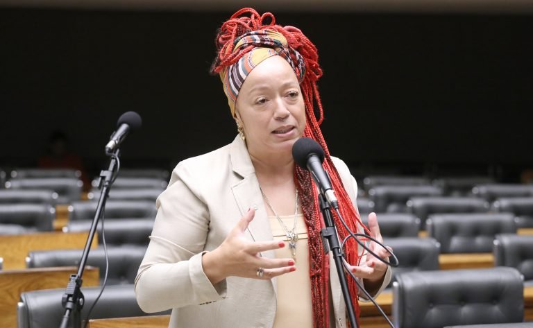 Comissão aprova regra para manter clubes no Profut em caso de combate ao racismo – Notícias