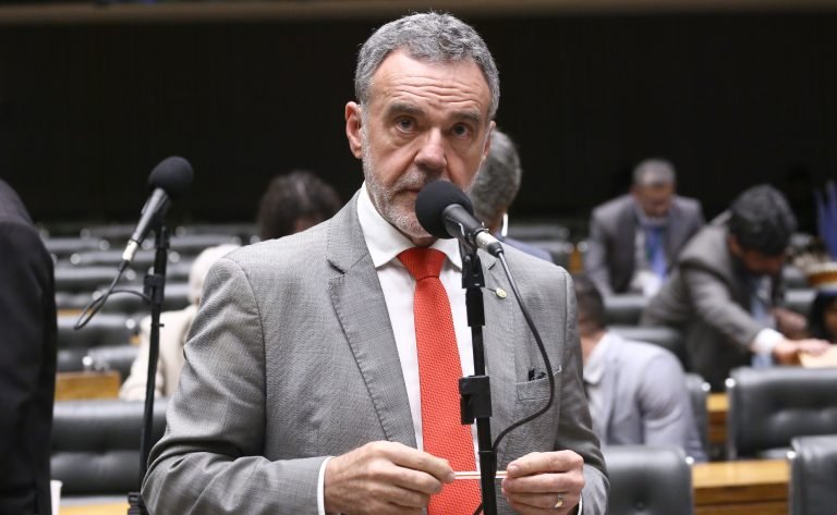 Comissão aprova proibição de reuso de embalagens de tintas imobiliárias – Notícias