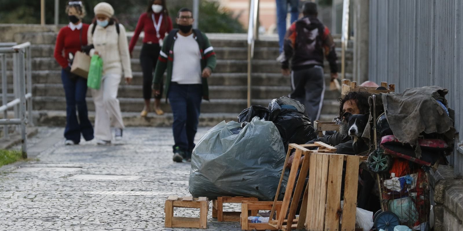 MPF determina participação civil em comitê para população de rua no RJ