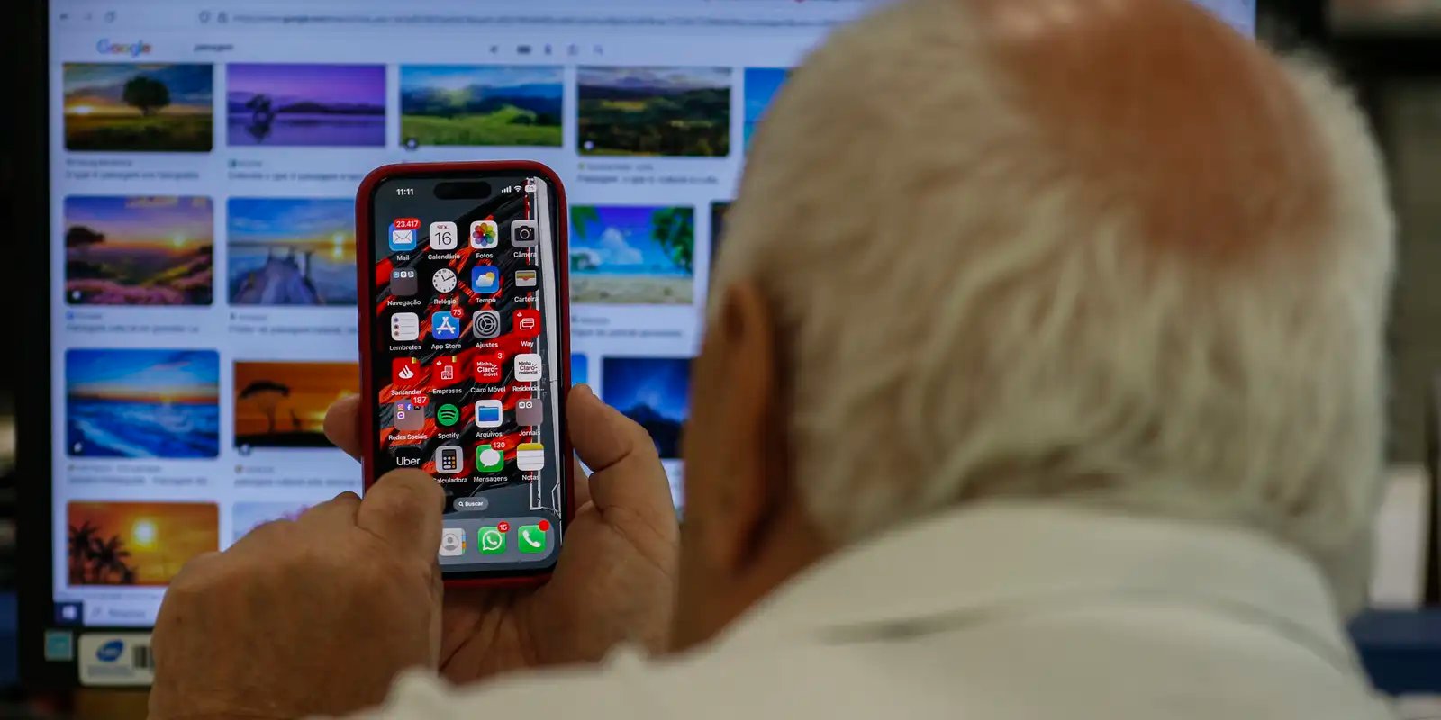 UFBA abre inscrições de letramento digital para idosos