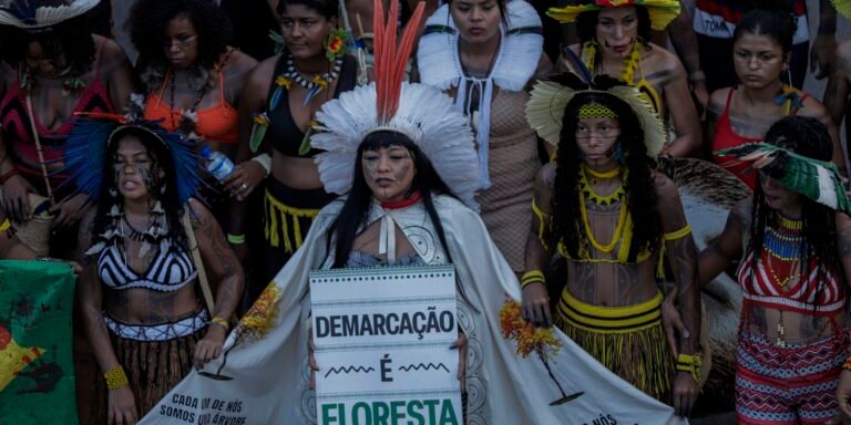Acampamento Terra Livre reúne 8 mil indígenas em Brasília