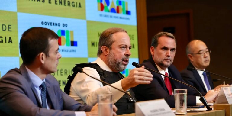 Governo anuncia novas medidas para conter preços de combustíveis e GLP