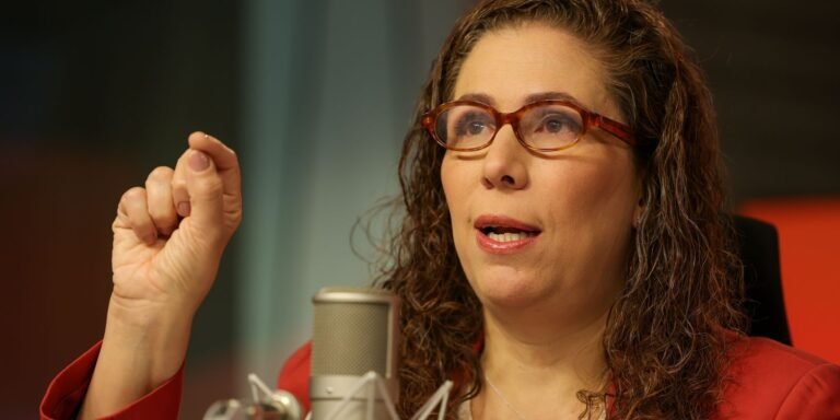 Ministra quer carreiras públicas reestruturadas e novos servidores