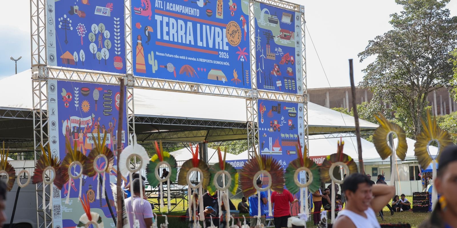 Acampamento Terra Livre reúne cerca de 8 mil participantes