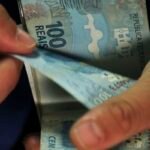 Governo federal propõe salário mínimo de R$ 1.717 para 2027