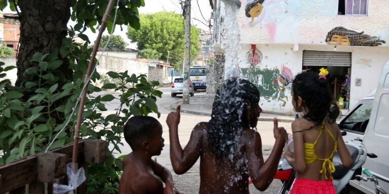 120 mil moradores da Maré vão ter um CEP, porta para acessar direitos