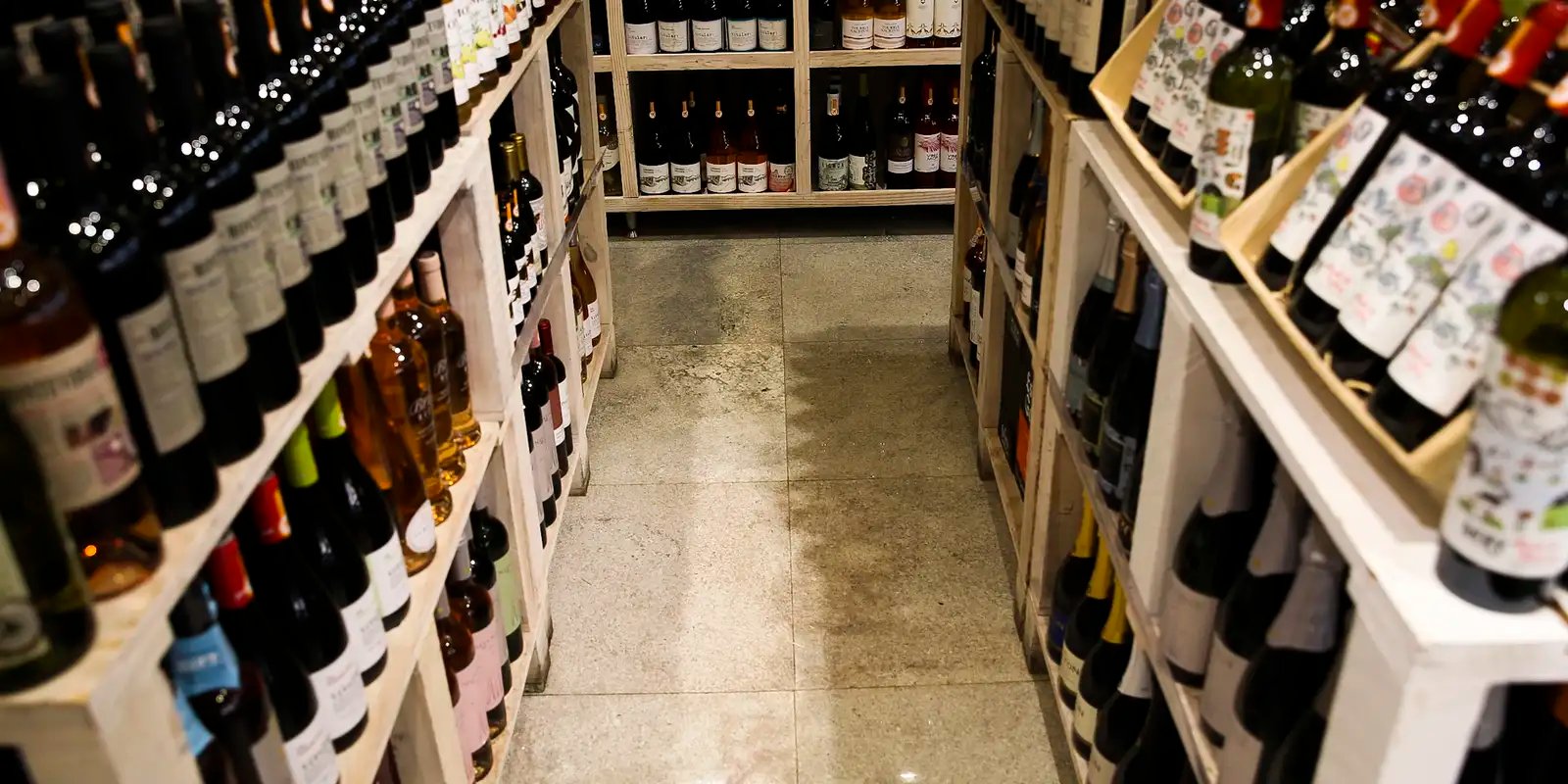 Vendas do comércio varejista têm alta de 0,6% em fevereiro