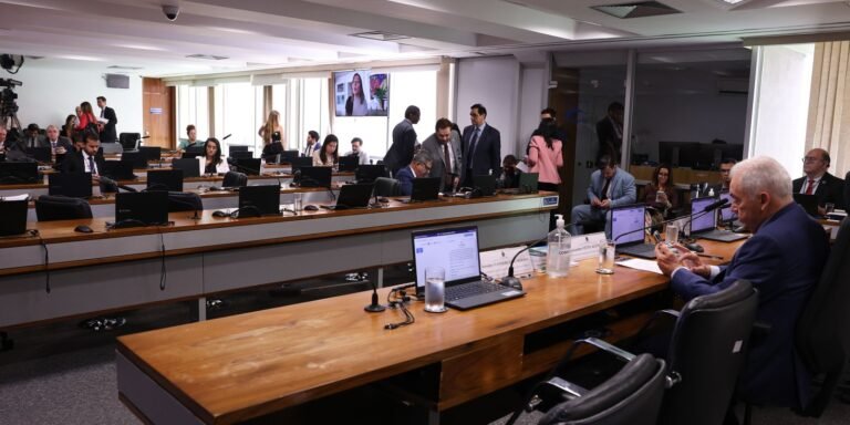 Senado adia votação da PEC que dá autonomia financeira a Banco Central