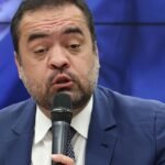 Cláudio Castro é suspeito de favorecer e proteger interesses da Refit