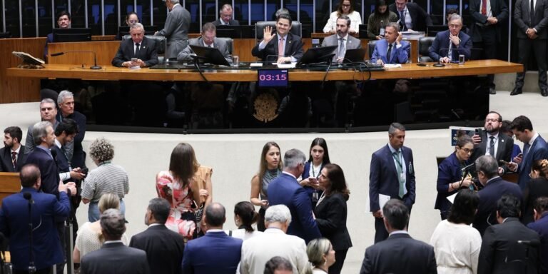 Congresso derruba quatro vetos da Presidência da República à LDO 2026