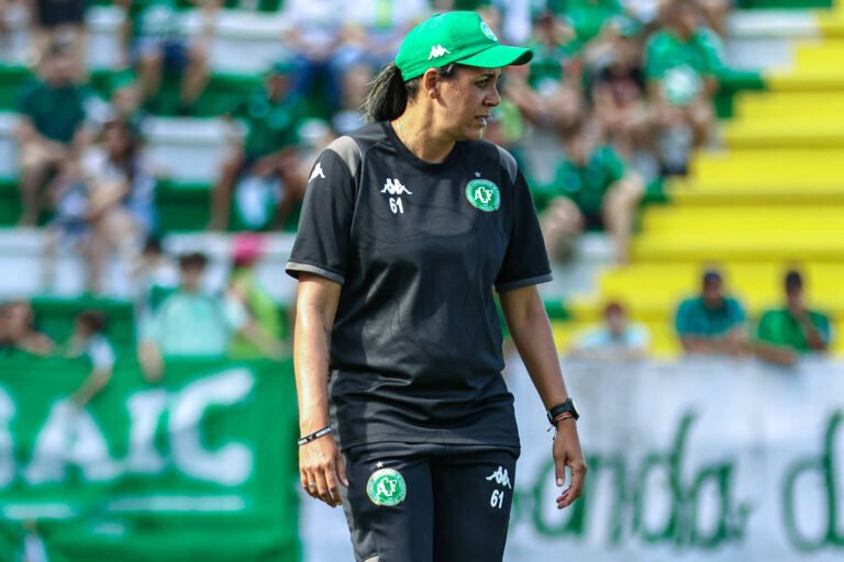 Conheça Nívia de Lima, 1ª auxiliar técnica na Série A – 11/05/2026 – Esporte