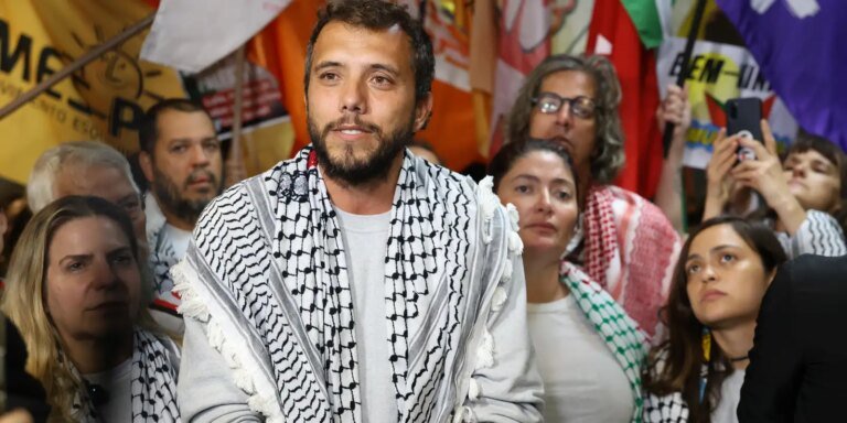 Thiago Ávila, preso por Israel, foi solto e está a caminho do Cairo