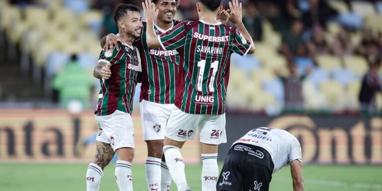 Fluminense entra em campo pela Libertadores em situação complicada