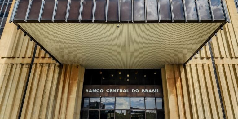 Mercado financeiro espera queda de juros mais lenta em 2026