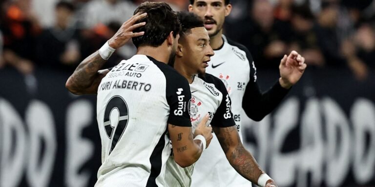 Atlético Mineiro e Corinthians entram em campo hoje pela Sul-Americana