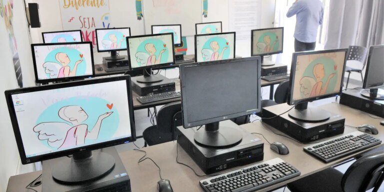 Internet chega a 72% das escolas públicas brasileiras