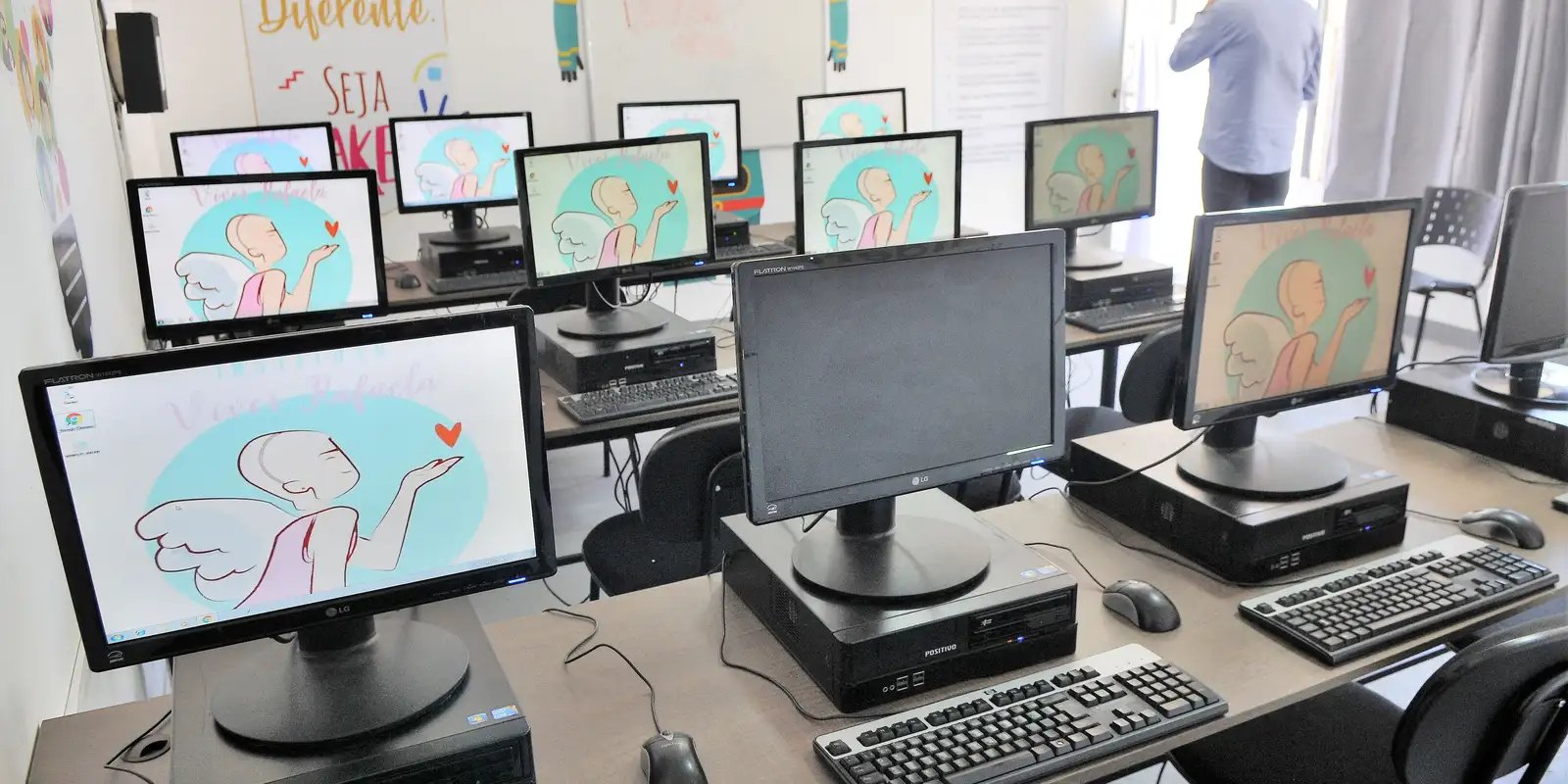 Internet chega a 72% das escolas públicas brasileiras