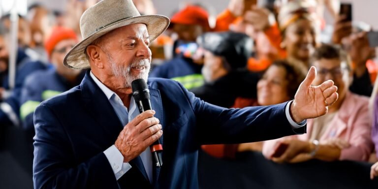 Governo criou medidas para subsidiar preços de combustíveis, diz Lula