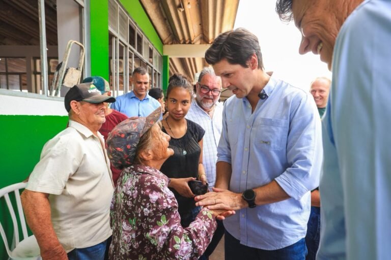 Durante comemoração do Dia das Mães em Caçu, governo anuncia construção de casas a custo zero no município – Portal Goiás