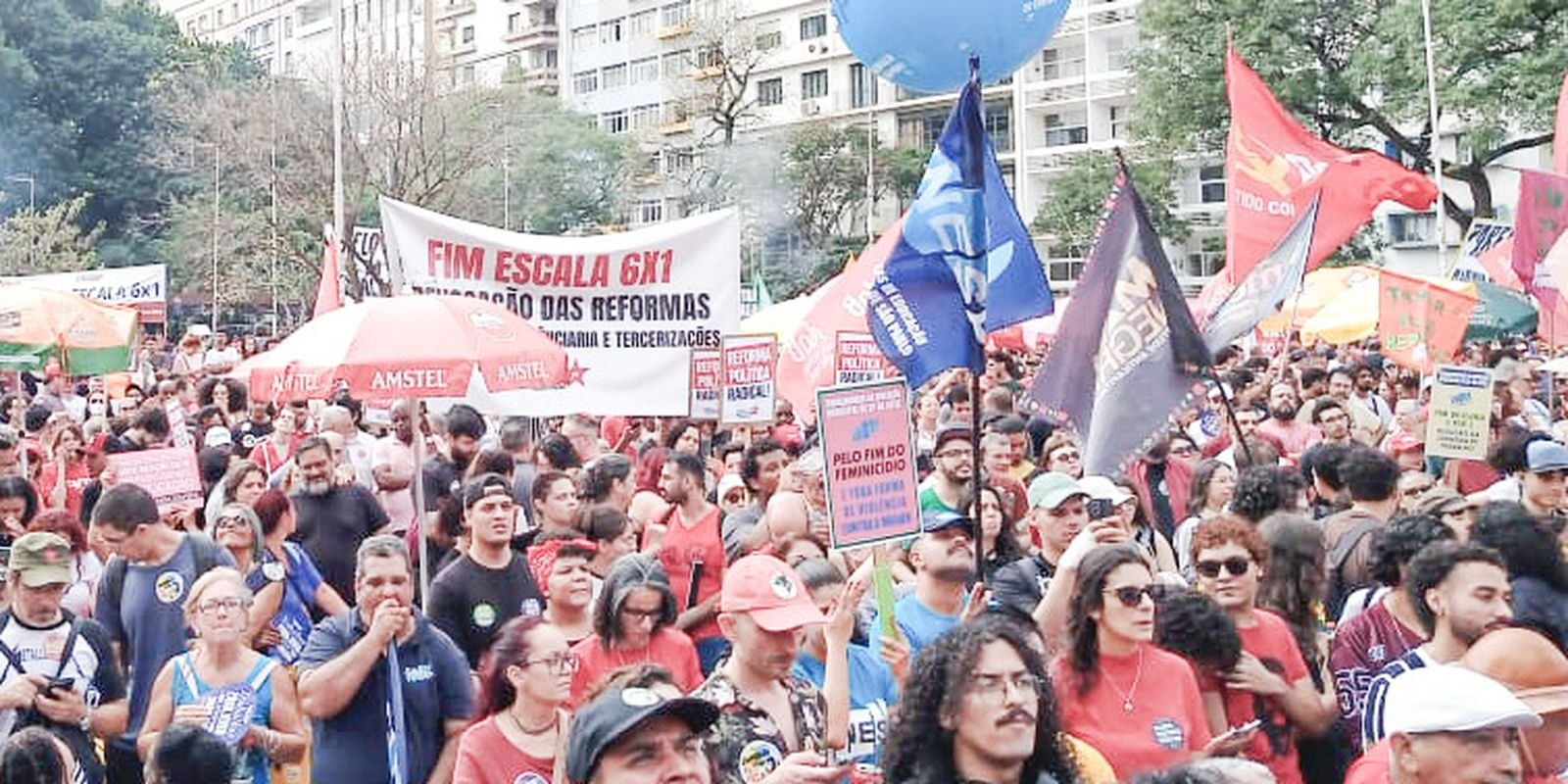 Por mais tempo de descanso e para a família, trabalhadores marcham