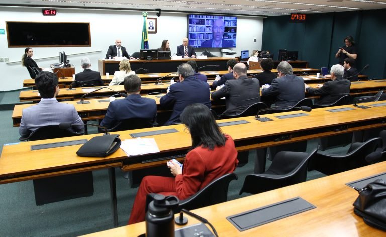 Setor empresarial pede redução de encargos trabalhistas e critica fim da escala 6×1 – Notícias