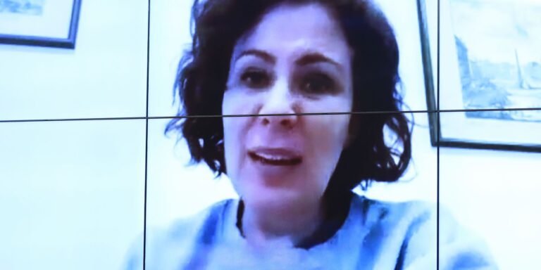 Moraes cobra providências para extradição de Carla Zambelli