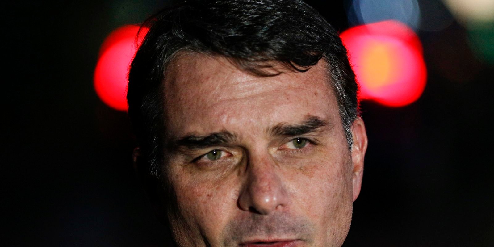 Deputados pedem CPI do Master e apuração de elo entre Flávio e Vorcaro