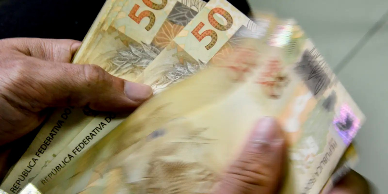 IBGE: quase 70% da população teve algum tipo de rendimento em 2025