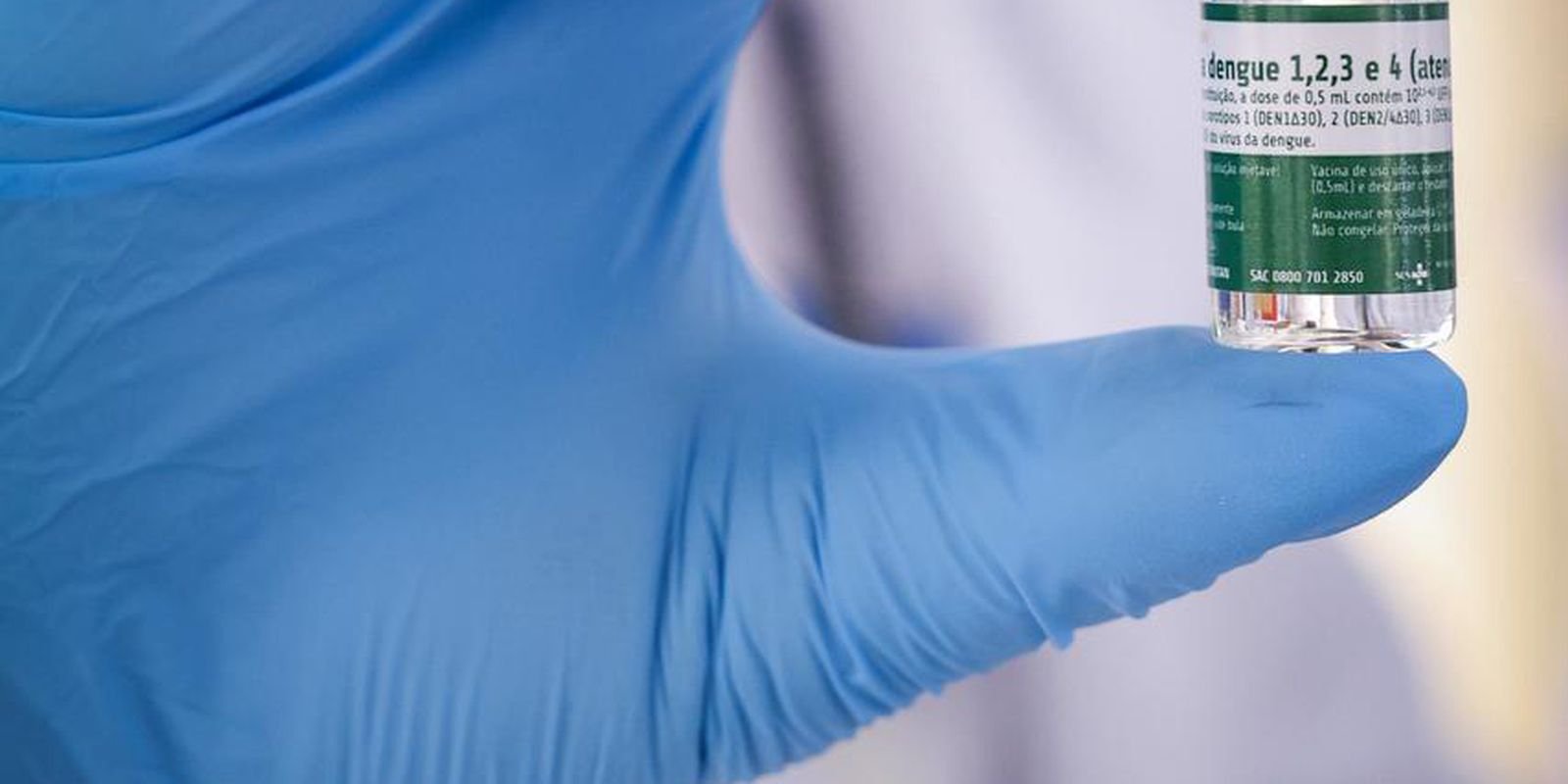 São Paulo amplia vacinação contra dengue para todos que atuam na saúde