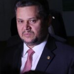 Alcolumbre sai em defesa de Jacques Wagner