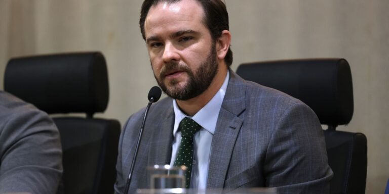 Classificar facções como terroristas gera risco ao pix, diz Durigan