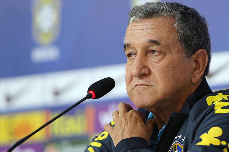 Parreira não tem previsão de alta da UTI, mas tem melhora – 23/06/2026 – Esporte