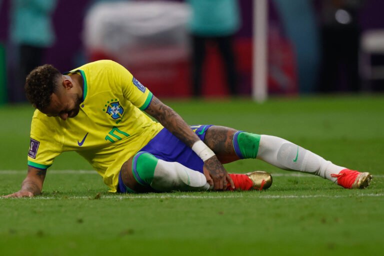 Por que os jogadores de futebol se machucam tanto? – 24/06/2026 – Equilíbrio
