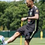 Após recuperação, Neymar em campo contra Escócia ainda é incógnita